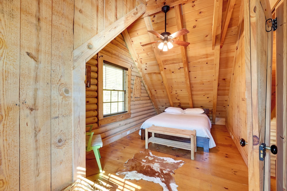 Cabin w/ Catch & Release Pond in Hueytown!