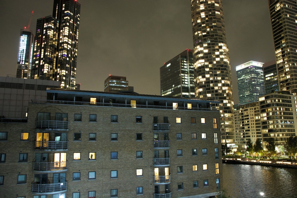 Lux 2 Bed in Canary Wharf Close to Excel & O2
