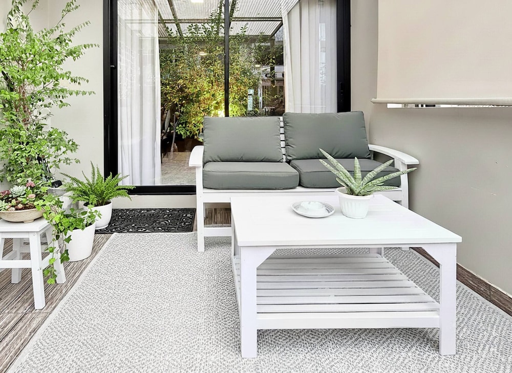 Stylish 3-bedroom Townhome in Heart of Bangkok