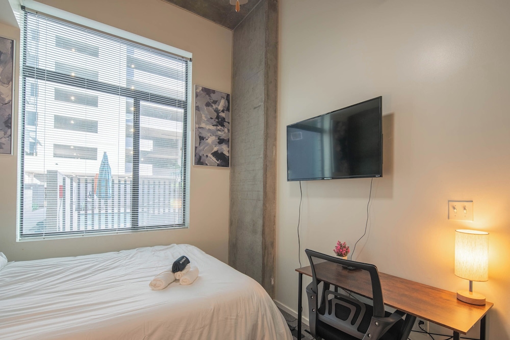 ROVE LIVING/KL - Roosevelt Point