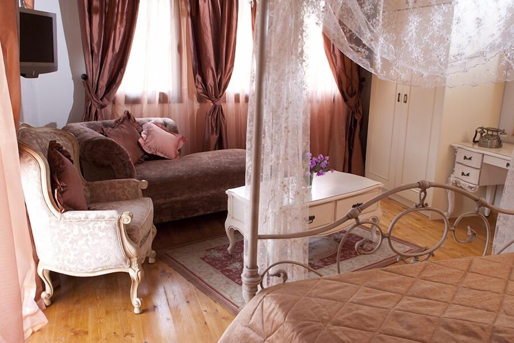 Refanidis Natural Luxury Hotel