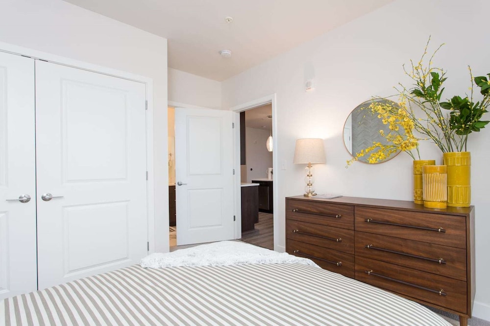 Global Luxury Suites Clarendon Metro view 2