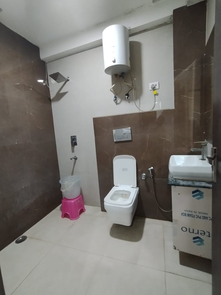 HOTEL AERO HOMESTAY