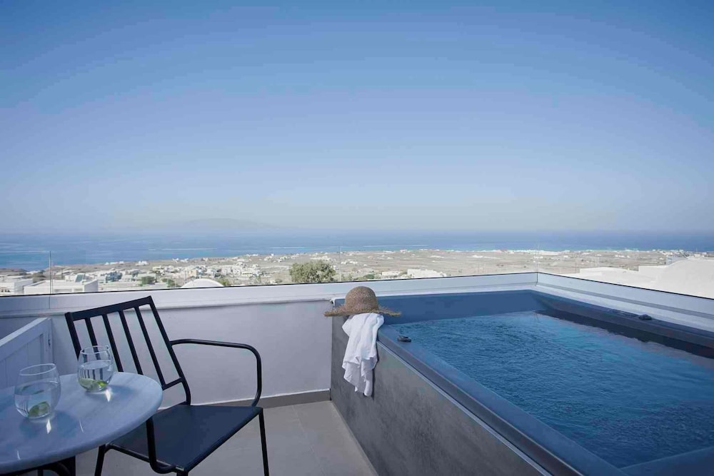 ArmonOia Suites