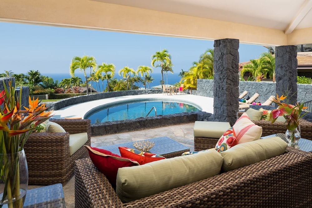 Gated Keauhou Residences w Ocean Views Pool