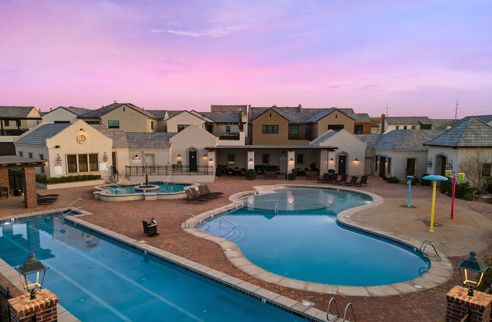 Desert Jewel With Private Gym And Pool 4 Bedroom Townhouse