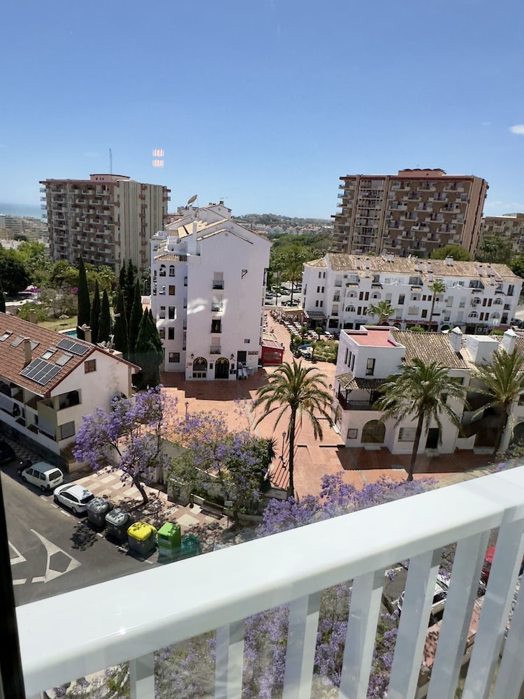 Central Apartment With Seaview Terrace and Pool