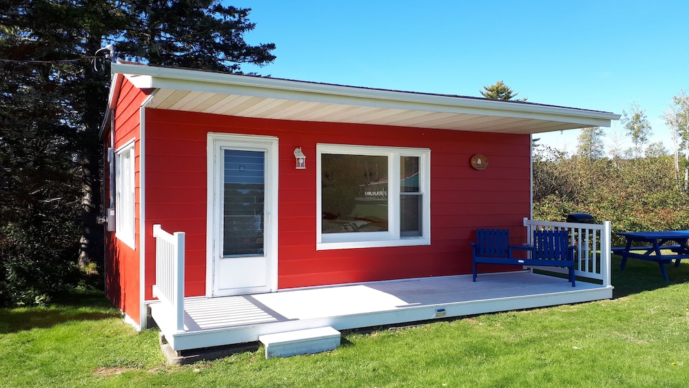 Atlantic View Motel and Cottages