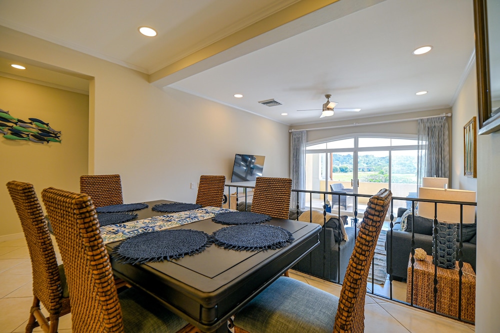 CR Luxury Los Sueños Condos