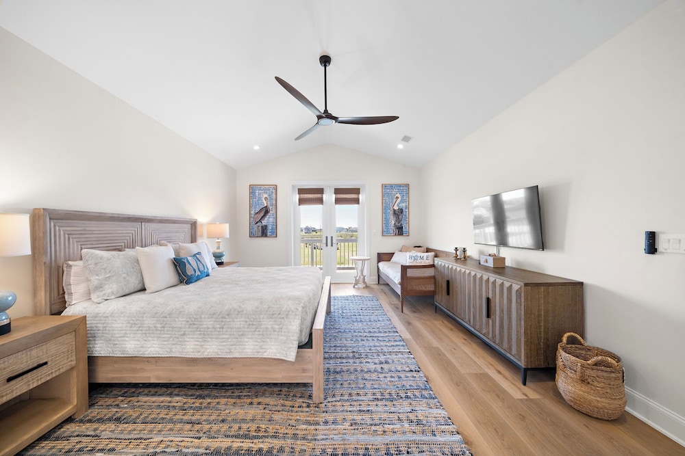 Pelican Perch by Ryson Vacation Rentals