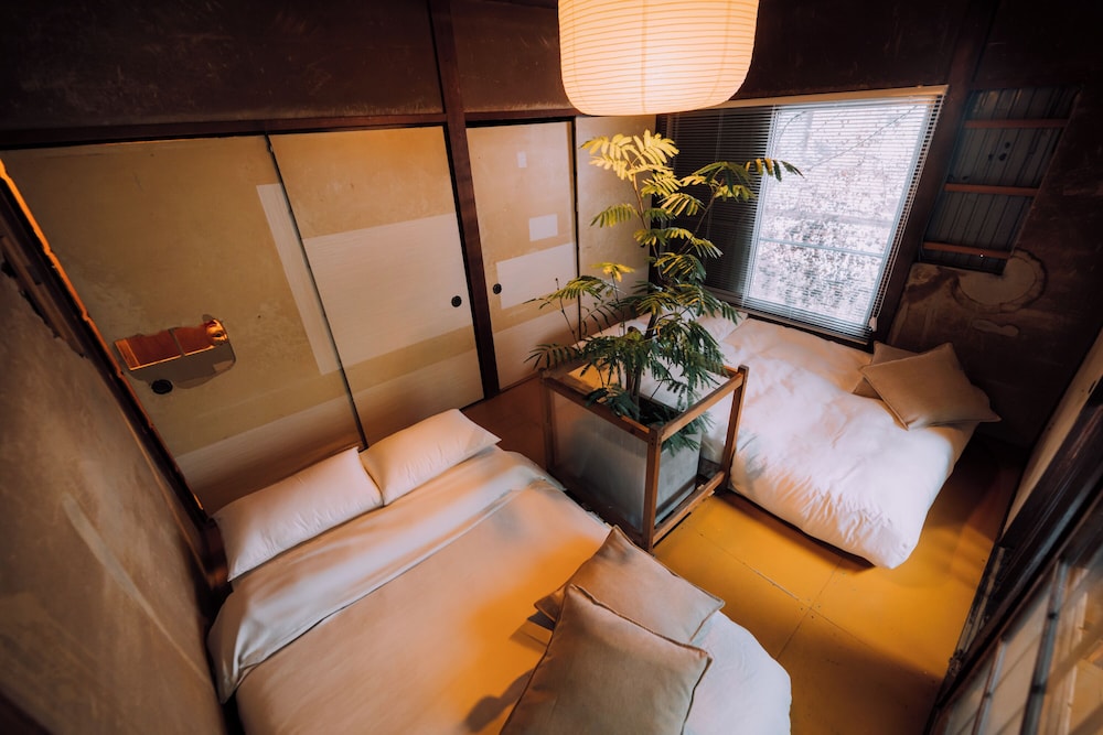 Ivy Place Harajuku Urban Steel Teahouse