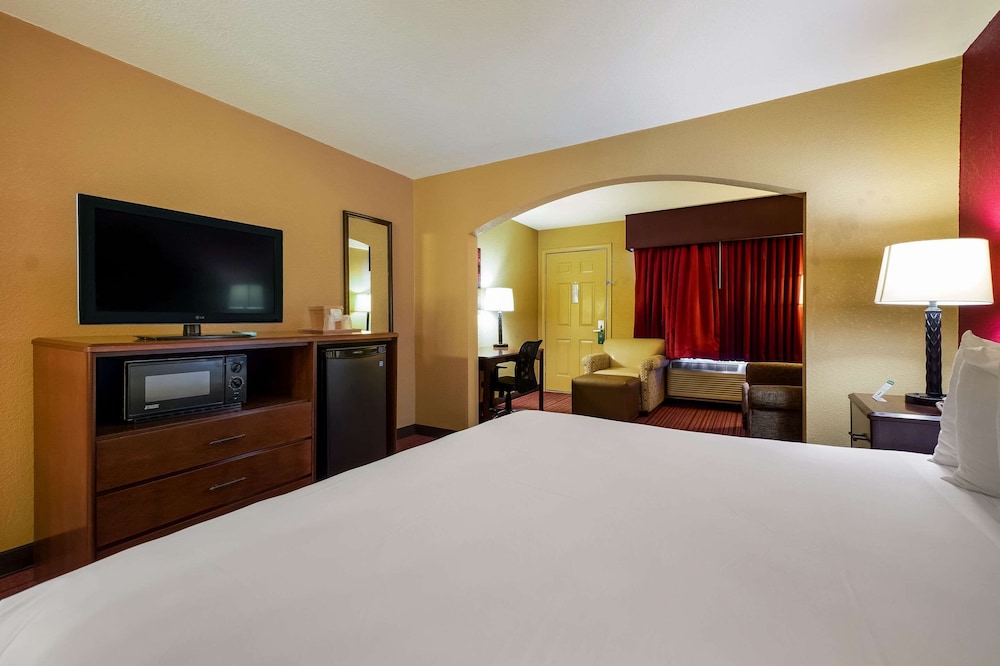 Quality Inn & Suites West Helena