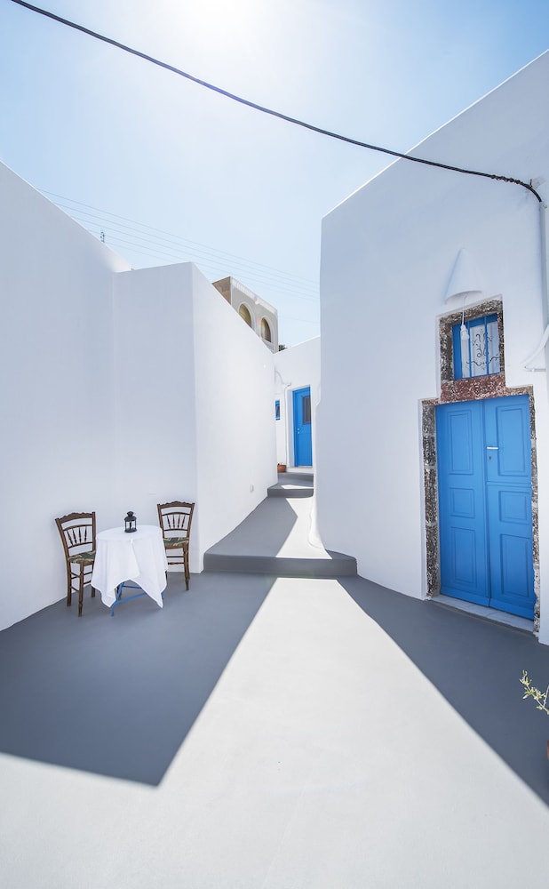 Kadia Traditional Residences