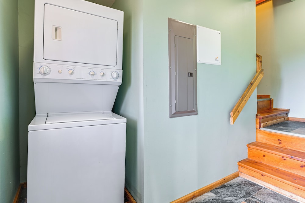 Three Bears Resort Home w/ Perks + Outdoor Spots!