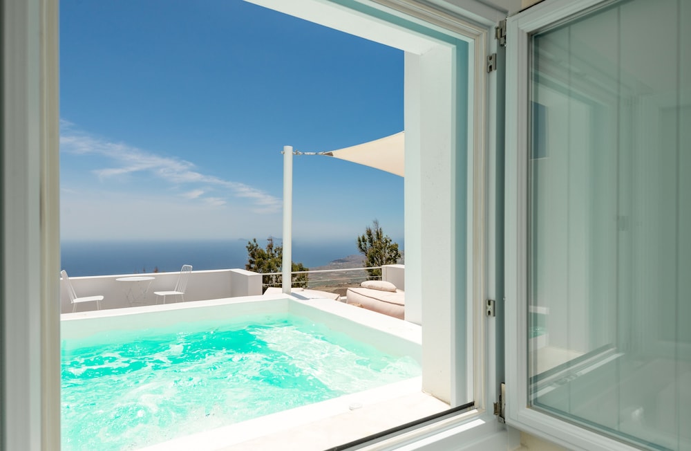 Santorini Heights