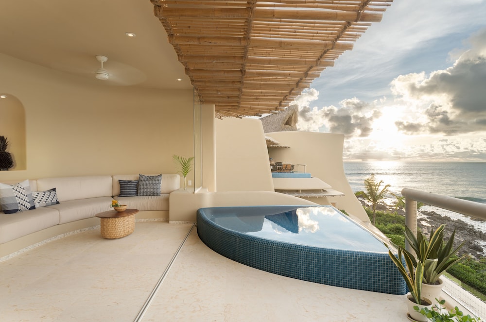 Punta Majahua Condos