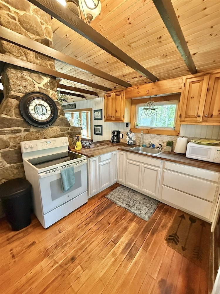 Kendall Cottage Limit 6 3 Bedroom Villa