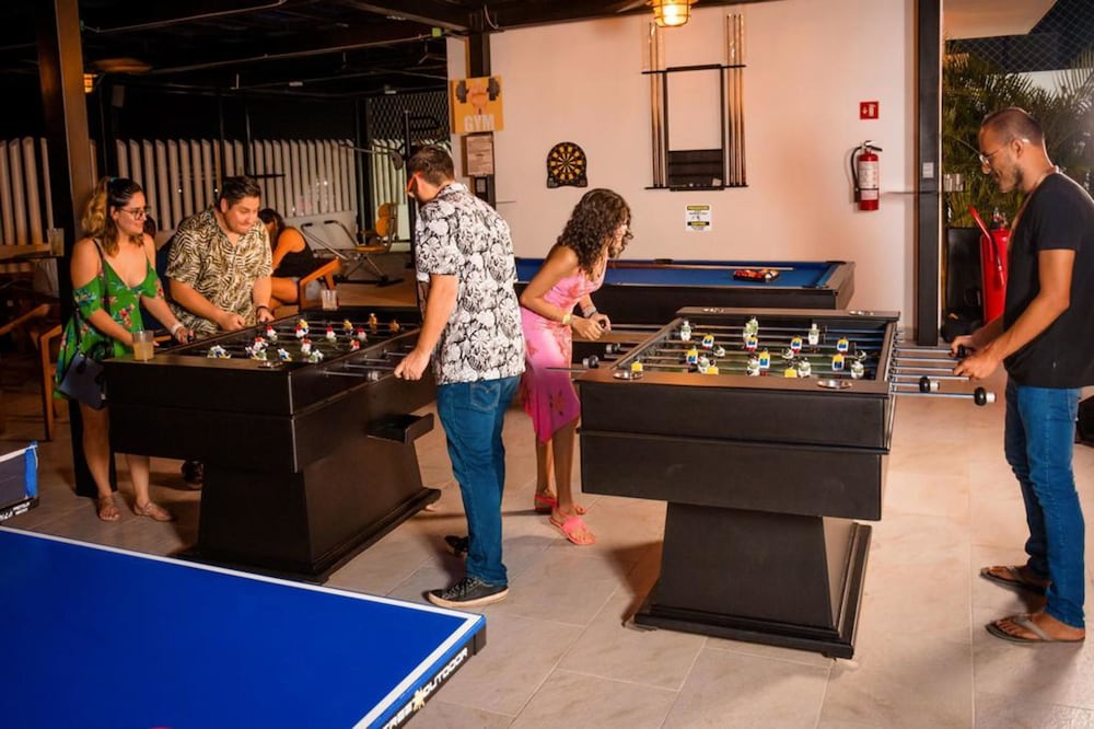 Nomads Party Hotel & Hostel