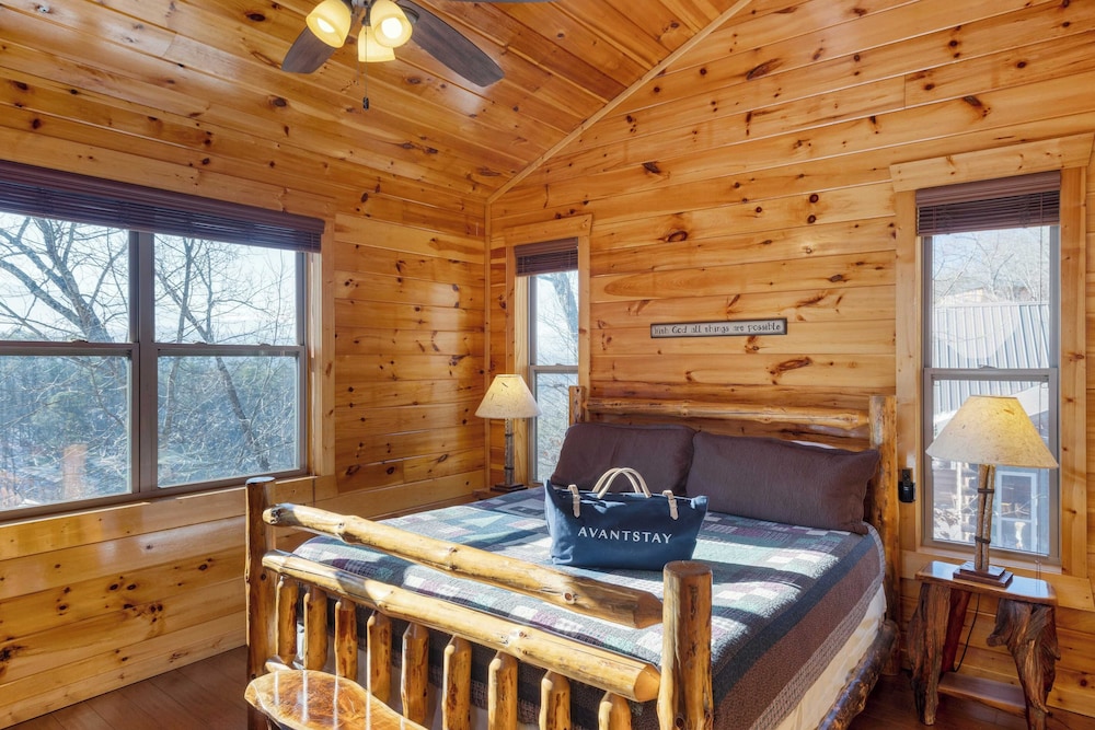 100 Guests Blackthorn: Sister Smokies Homes Luxury Mountain Retreat
