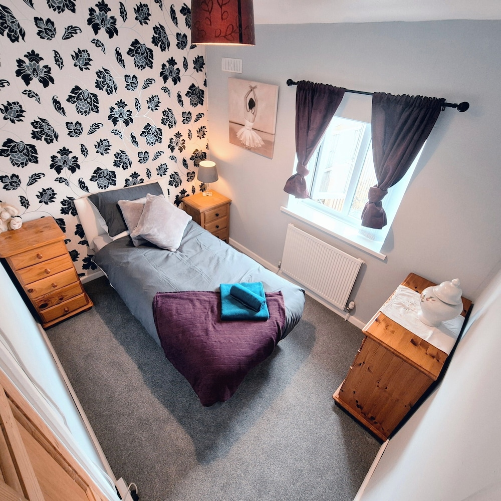 Swansea Serenity Retreat-3 bed House-large Garden