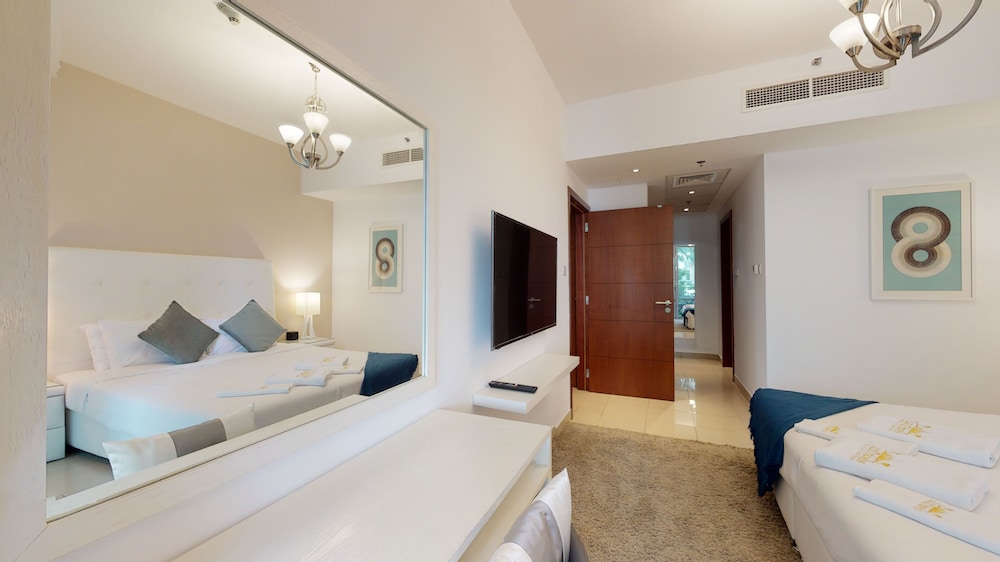 Lux BnB 3BDR Burj Khalifa & Pool Views