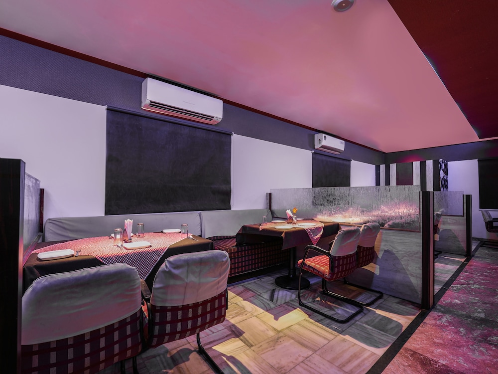 Capital O 12906 Amrutha Grand
