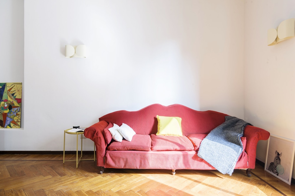 Macchi Master Guest apartment