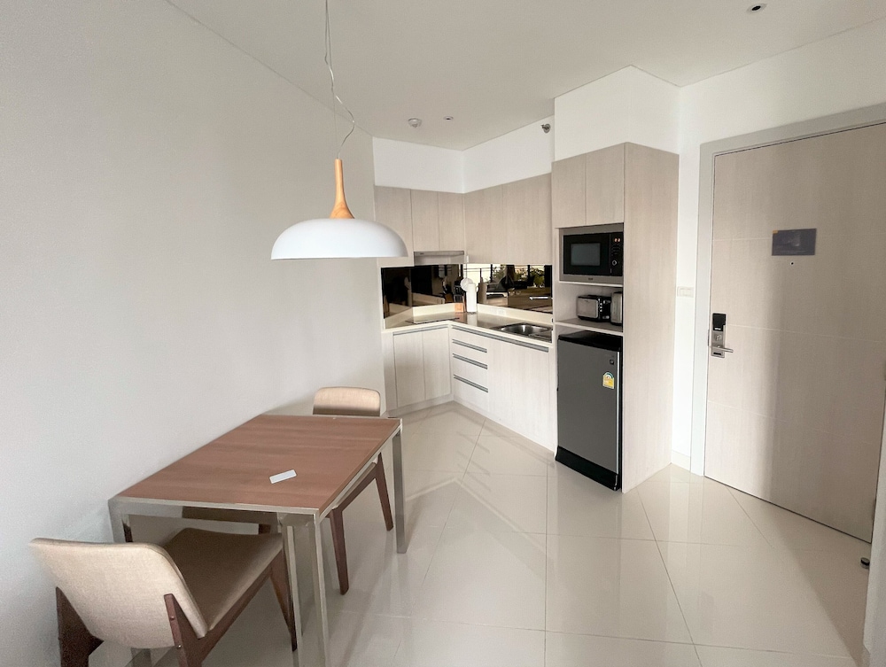Modern apartment at Cassia by Lofty view 5