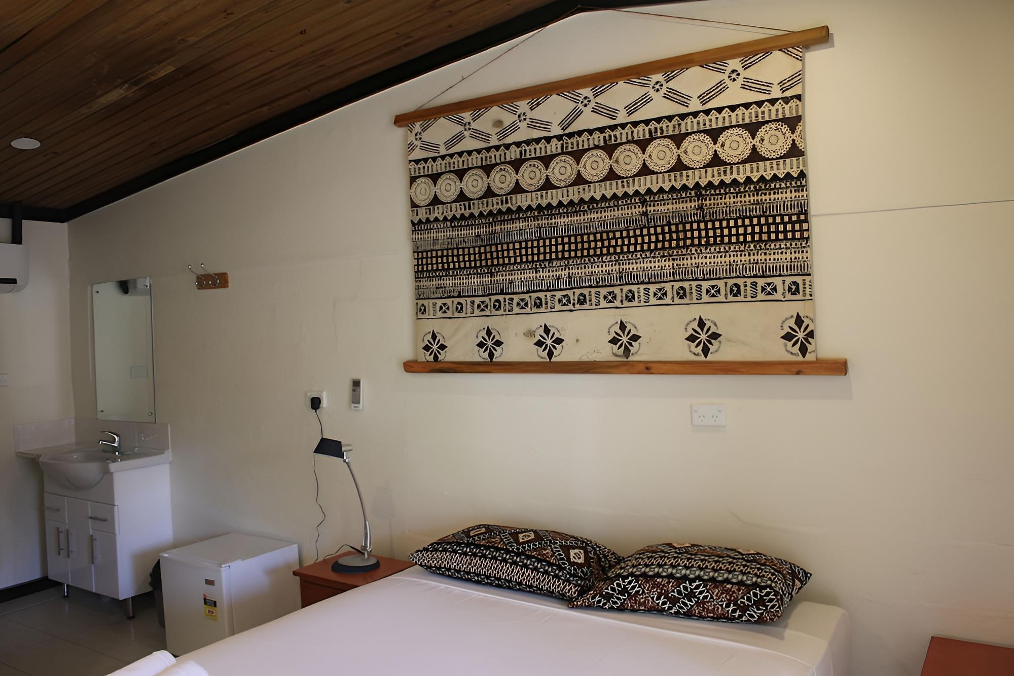 Travellers Beach Resort - Hostel
