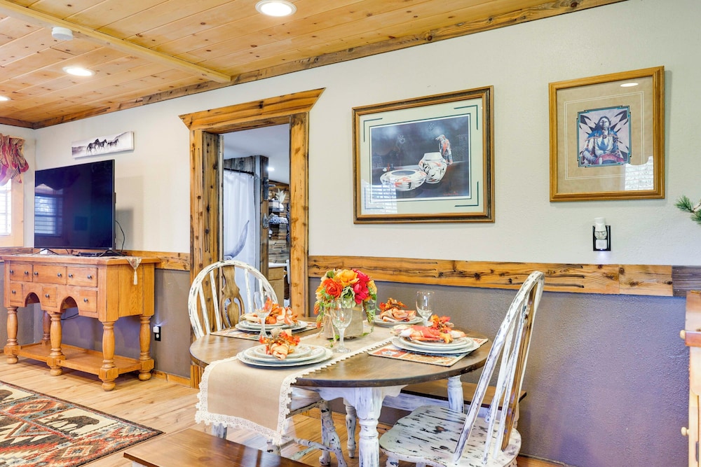 Quiet Eagar Retreat Near Lakes, Hiking & Hunting!