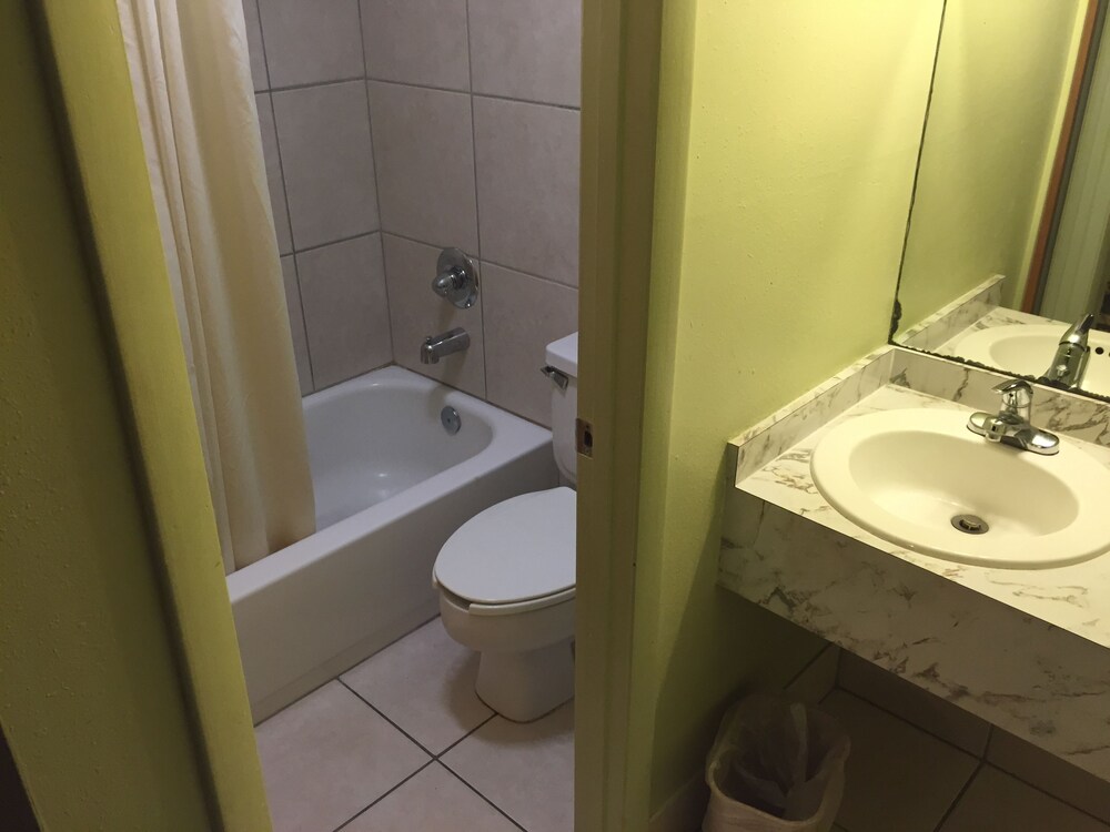 Sebring Vacations - Sebring Inn - Property Image 15