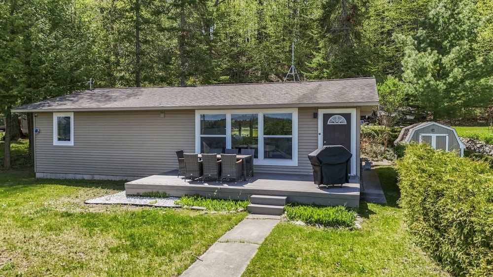 Beautiful Torch Lake House With Beach Access 2 Bedroom Home