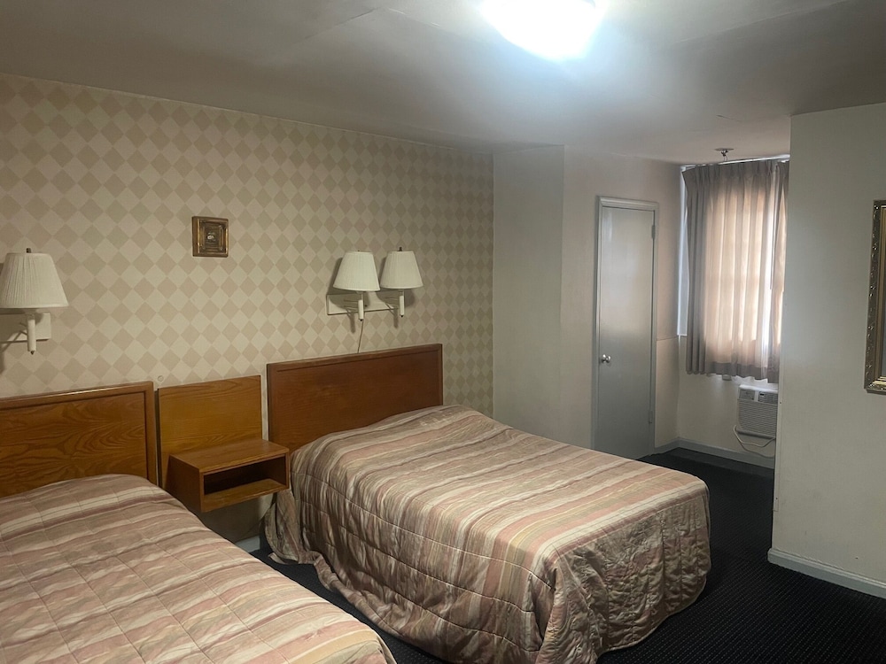 Traveler's Motel