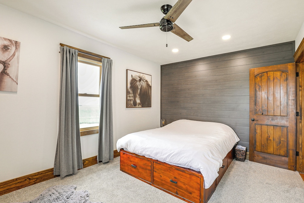 Miscellaneous Market Vacations - Family-friendly Seward Home w/ Sauna  Pool! - Property Image 5