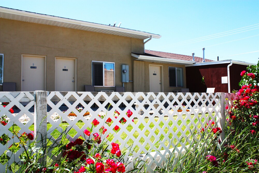 Bybee's Steppingstone Motel