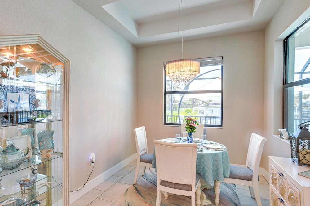 Sunset Views, Dock: Canalfront Home in Punta Gorda