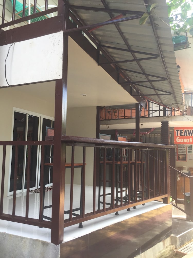 Phi Phi Viva Guesthouse - Hostel