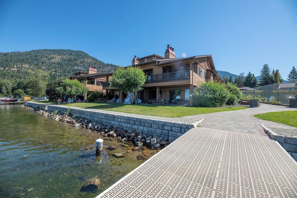 Pend Oreille Shores Resort