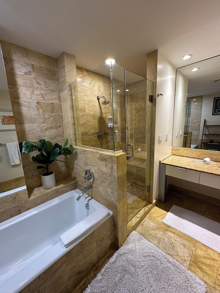 AKA Brickell Condo Free Parking by Palermo Home Miami