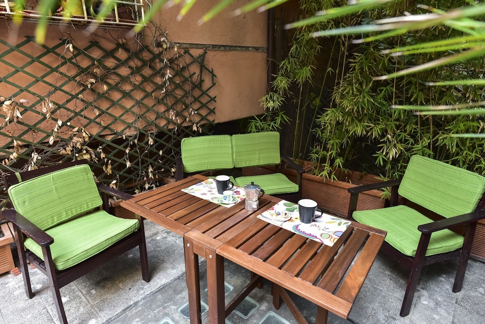 Monti Secret Garden Apartment