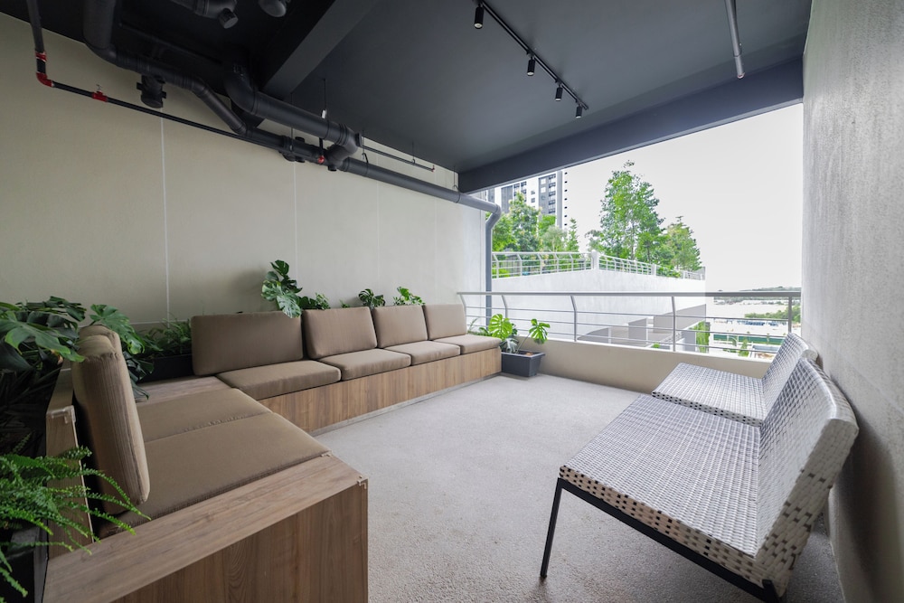 MayaBay Residence by Sleepy Bear