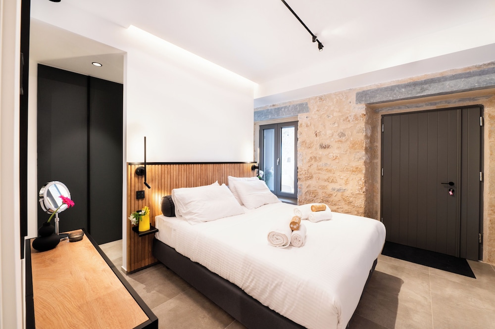 Cardamilia Suites