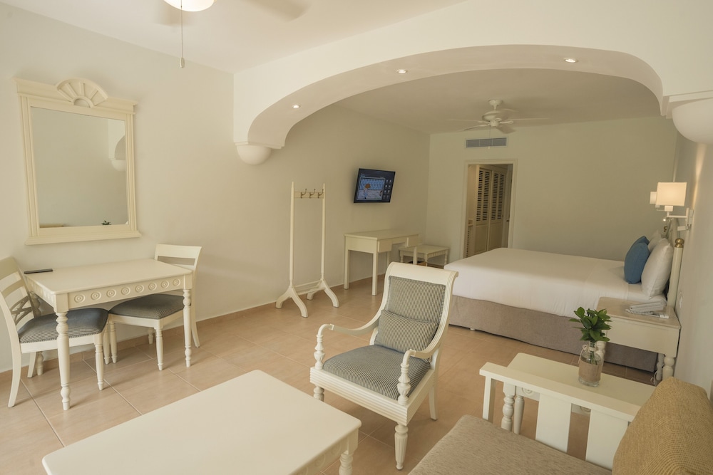 Punta Cana Vacations - Iberostar Waves Punta Cana - All Inclusive - Property Image 13