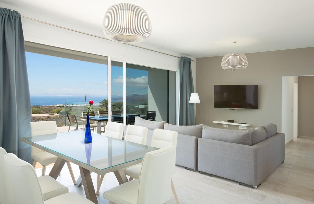 The View in T as With 4 Bedrooms and 4 Bathrooms