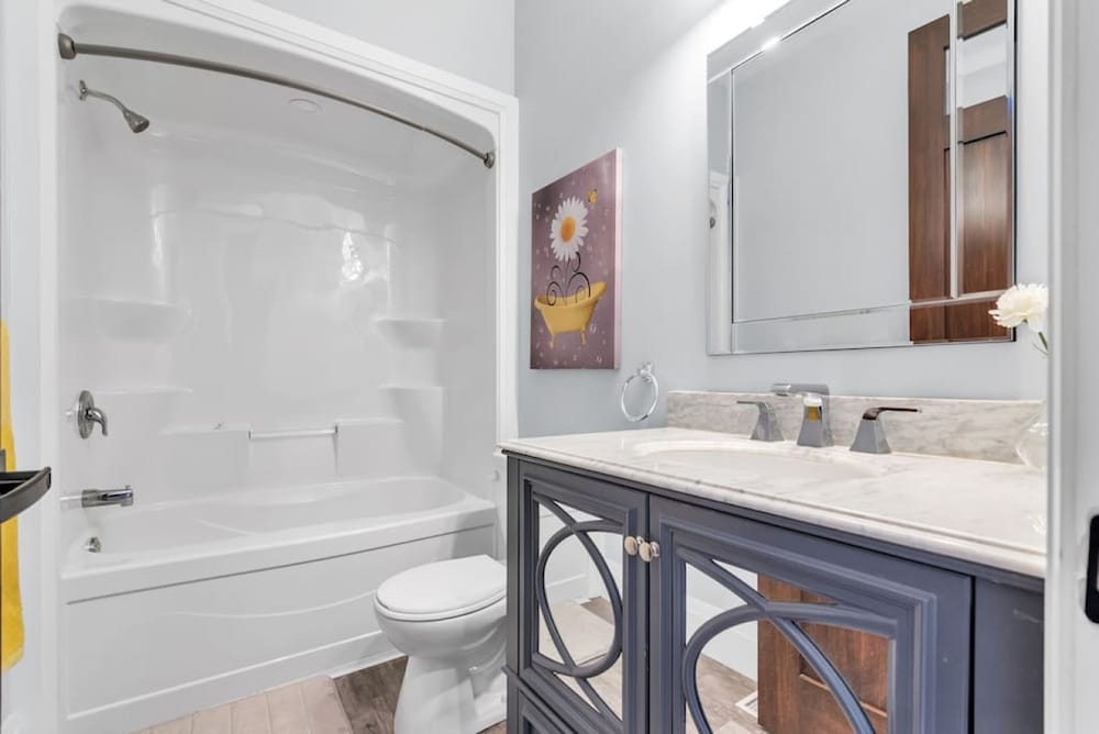 Tranquil 2BR Triplex in the Heart of Shelburne