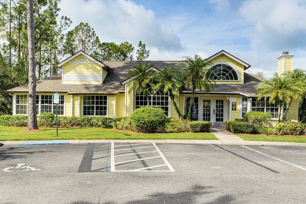 Florida Fun! Family Condo w/ Pool, 8 Mi to WDW