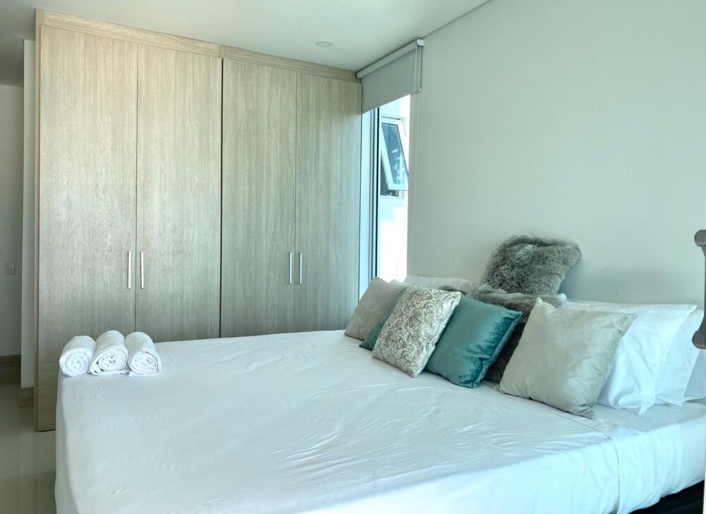 Apartamento con vista al Mar y Piscina view 5