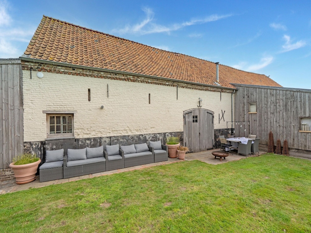 Holiday Home in West Flanders With Garden and Bubble Bath