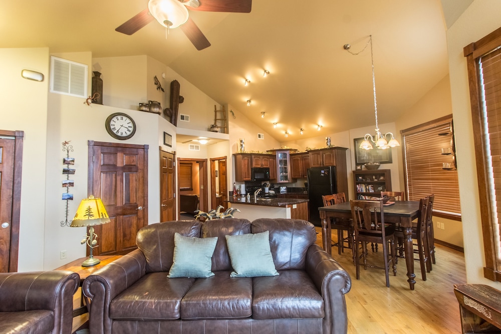 Marys Lake Lodge Mountain Resort and Condos