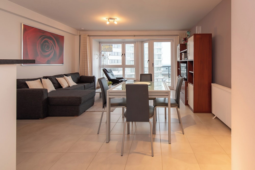 Apartment in Middelkerke With Sea View